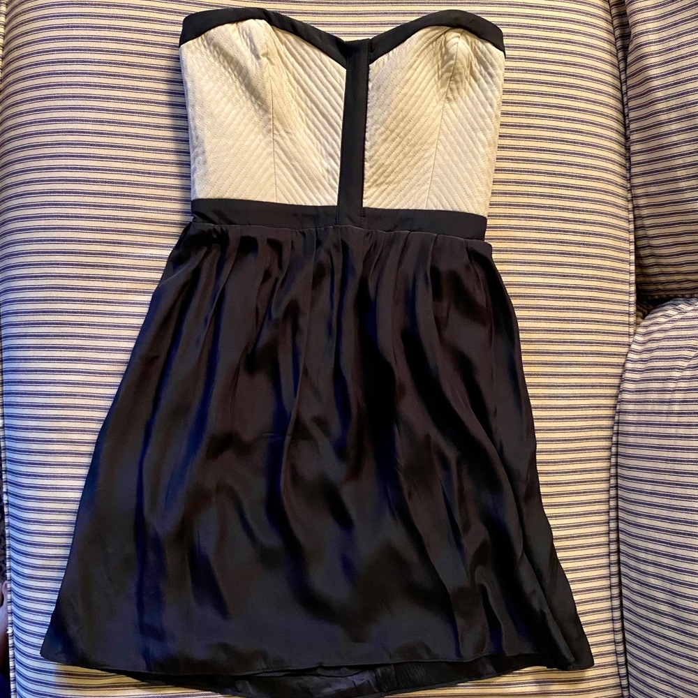 Stunning strapless cocktail dress by Parker.